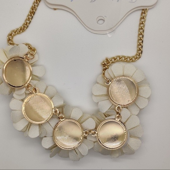 Flower Pendants Collar Gold Chain Boho Necklace - Picture 5 of 6